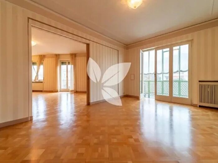 Appartamento con 5 locali in vendita in Viale Paolo Toschi, Parma