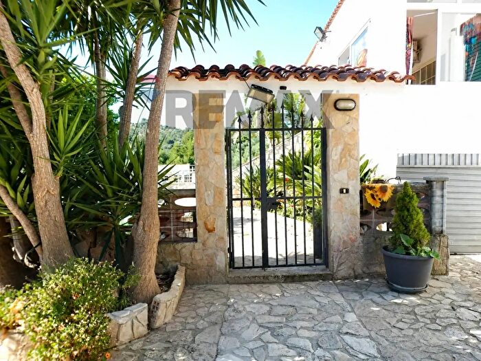 Appartamento quadrilocale in vendita in Località Costella Snc, Vieste