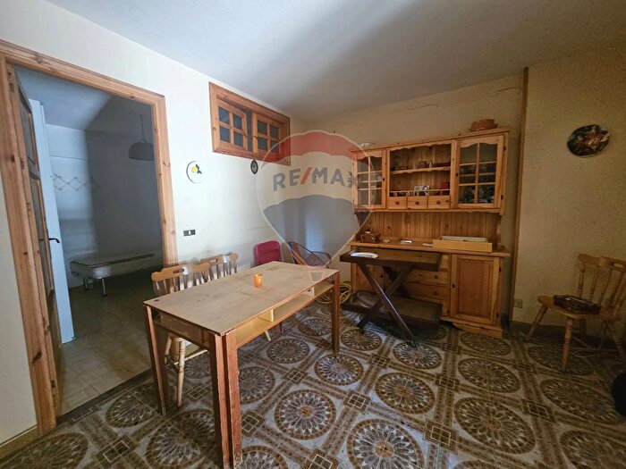 Appartamento trilocale in vendita in Contrada Traversa Sp Km, Ventimiglia Di Sicilia