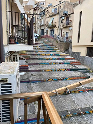 Casa trilocale in vendita in Via Pollicino, Caltagirone