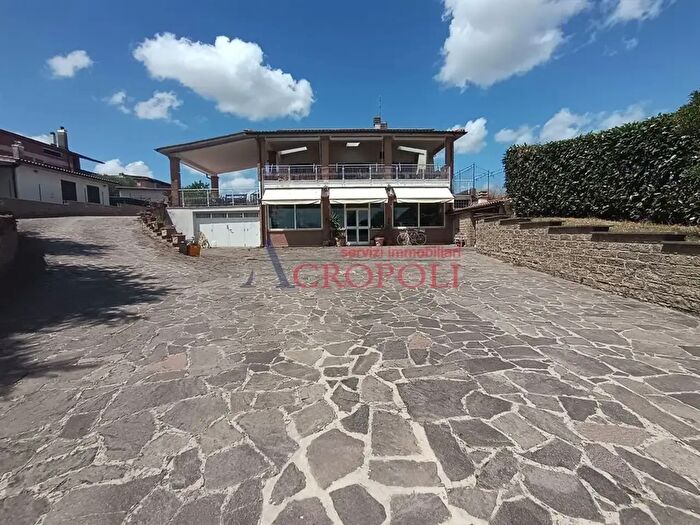 Appartamento trilocale in vendita in Anguillara Sabazia