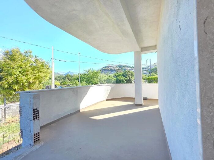 Casa con 5 locali in vendita in Via Paolo Sesto, Tortora