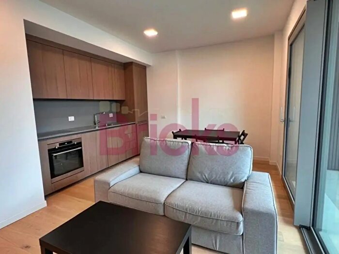 Appartamento bilocale in affitto in Via Adamello, Milano