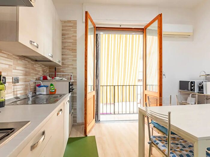 Appartamento trilocale in vendita in Via Renato Fantoni, Firenze