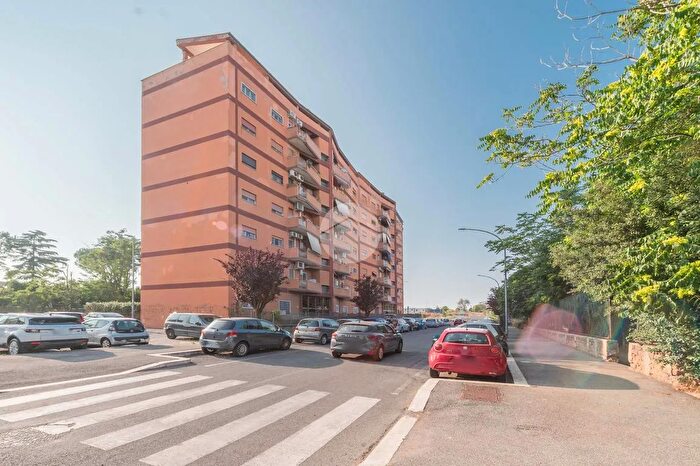 Appartamento quadrilocale in vendita in Via Eugenio Torelli Viollier, Roma