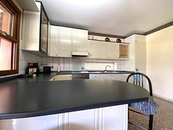 Casa con 6 locali in vendita in Tezze Sul Brenta