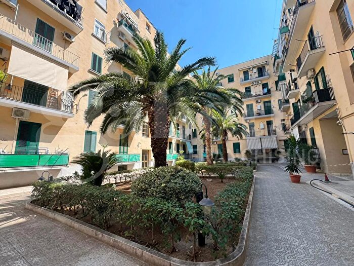 Appartamento bilocale in vendita in Via Edmondo De Amicis, Bari