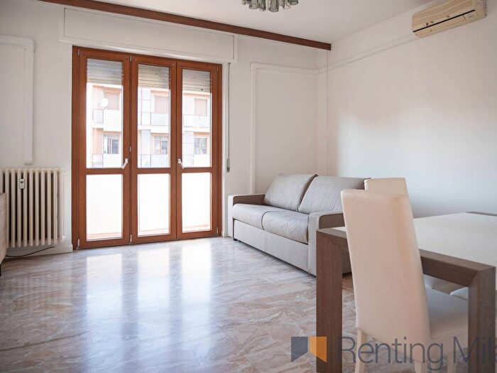 Appartamento trilocale in affitto in Via Flumendosa, Crescenzago, Milano