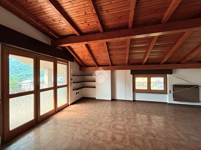 Appartamento quadrilocale in vendita in Via Pradelli, Malegno