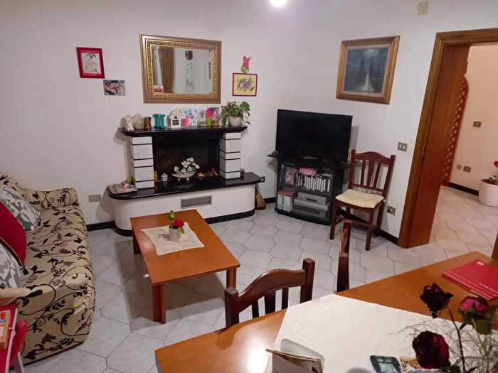 Casa con 8 locali in vendita in Via Giuseppe Mazzini, Santa Luce