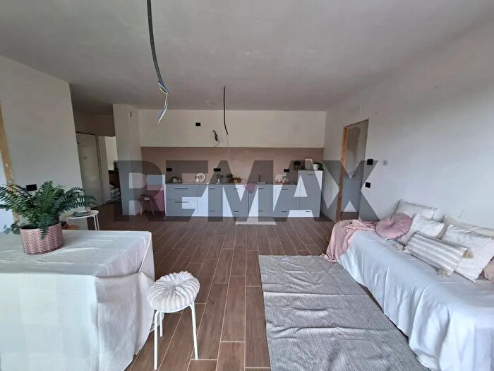 Appartamento trilocale in vendita in Via Giovanni Verga Snc, Olgiate Comasco