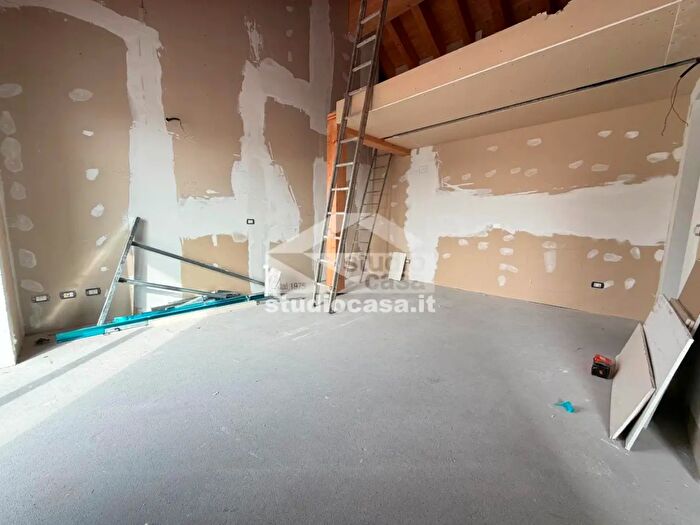 Appartamento quadrilocale in vendita in Via Cadorna, Crema