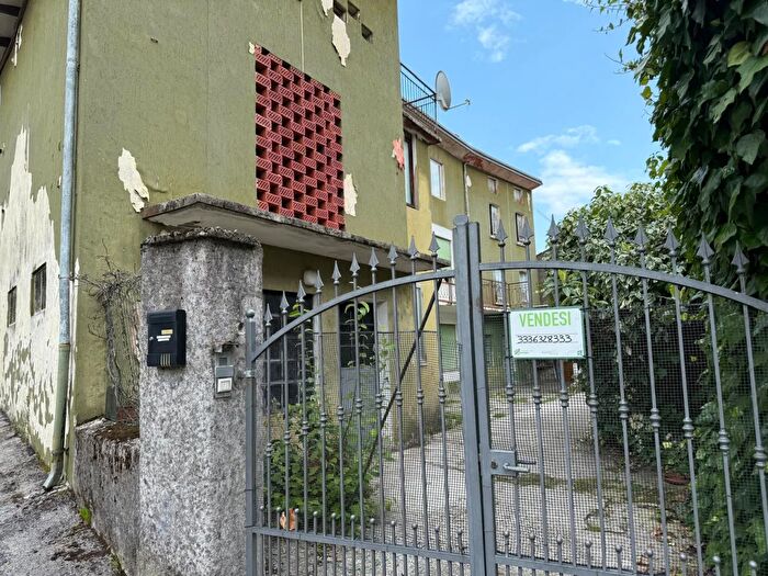 Casa trilocale in vendita in Via del Progresso, Cogollo Del Cengio