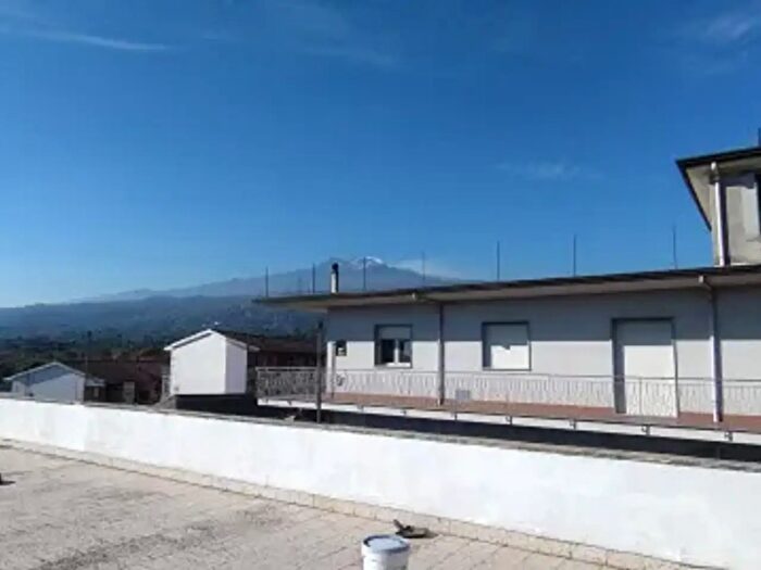 Appartamento con 5 locali in vendita in Via Cesare Battisti, Fiumefreddo Di Sicilia