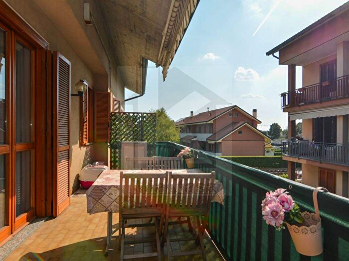 Appartamento con 5 locali in vendita in Via Gramsci, Cesate