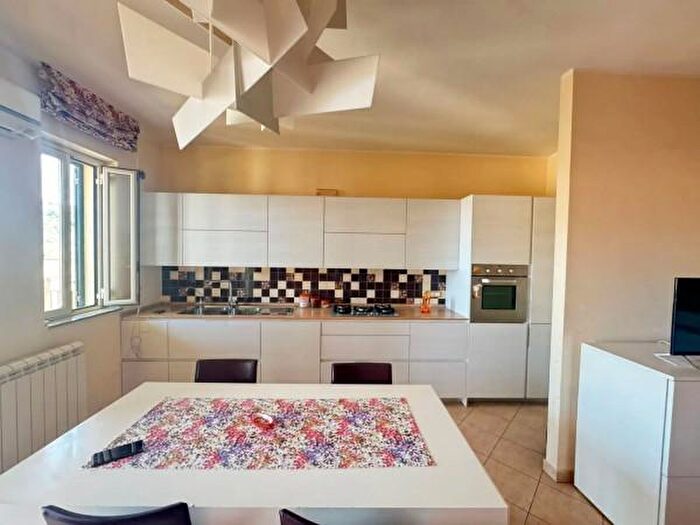 Appartamento con 6 locali in vendita in Via Angelo Musco, Barcellona Pozzo Di Gotto