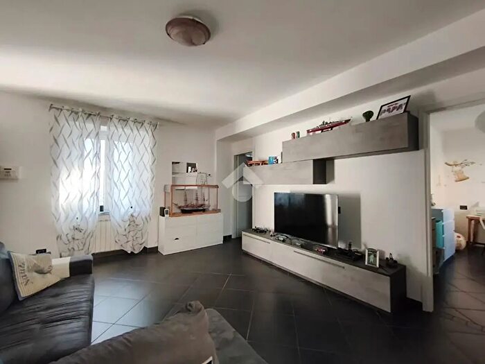 Casa trilocale in vendita in Via Garibaldi, Colverde