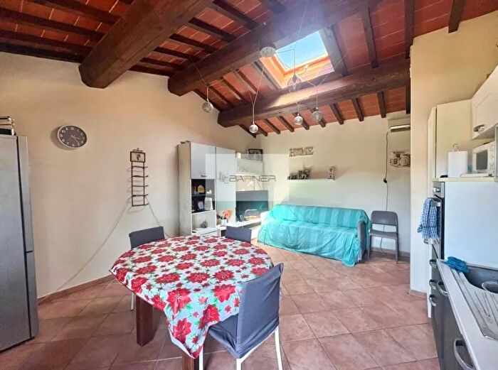 Appartamento trilocale in vendita in Lucca