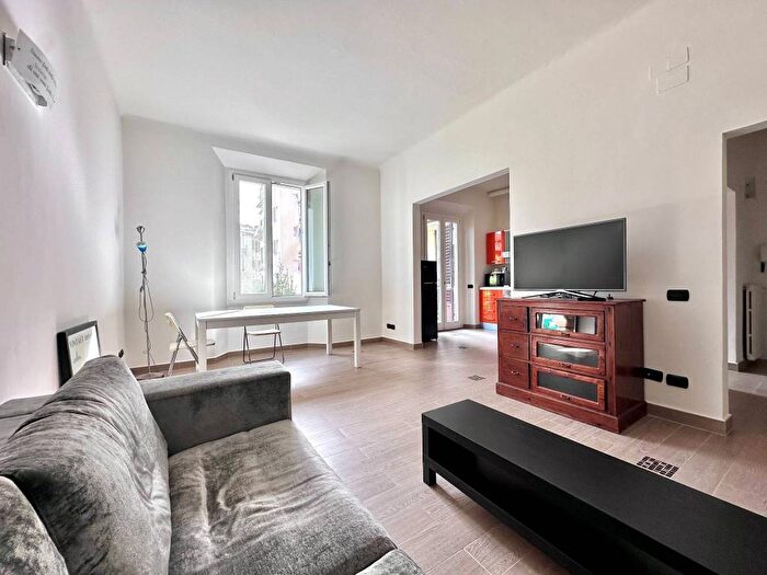 Appartamento quadrilocale in affitto in Via Francesco Caracciolo, Le Cure, Firenze