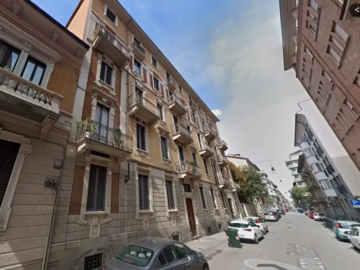 Appartamento trilocale in affitto in Via Gioberti, Torino