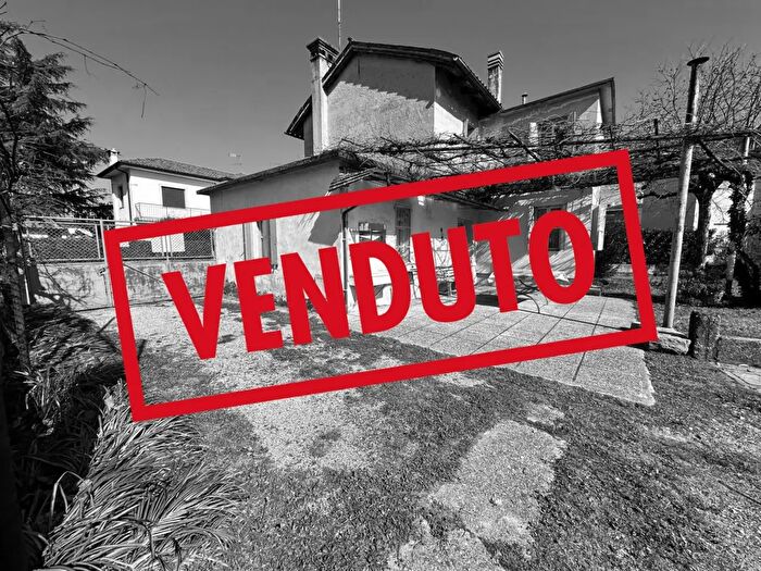 Casa trilocale in vendita in Via Piave, Manzano