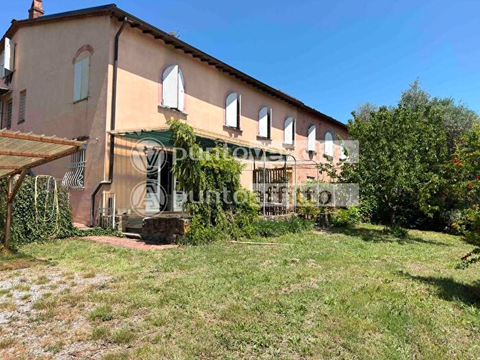 Appartamento trilocale in affitto in Via Aquilea LocLa Prosta, Aquilea Mastiano, Lucca