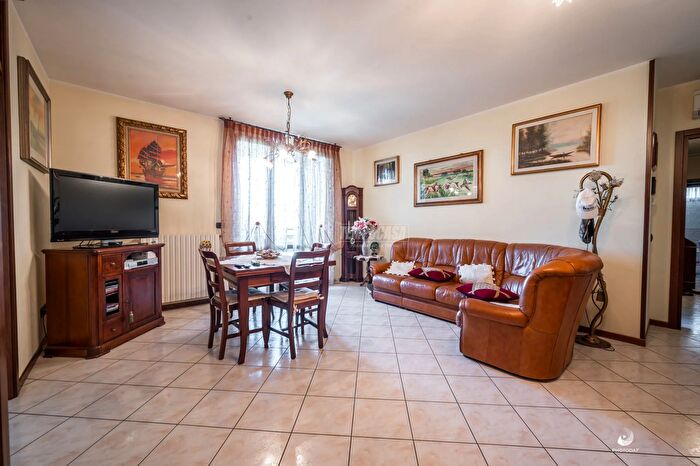 Appartamento trilocale in vendita in Via Natalino Marchi, Savignano Sul Panaro