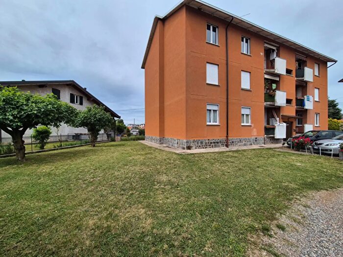 Appartamento quadrilocale in vendita in Via Vismara, Cislago