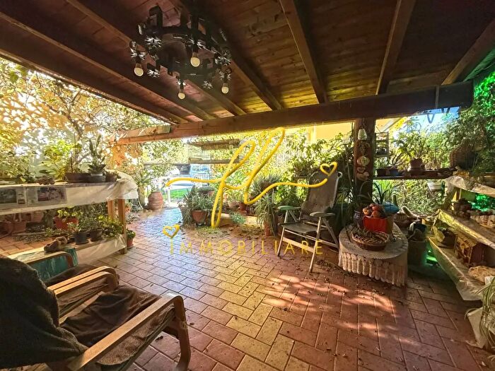 Appartamento con 5 locali in vendita in Cecina