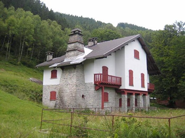 Casa con 6 locali in vendita in Località Chignolo, Schignano