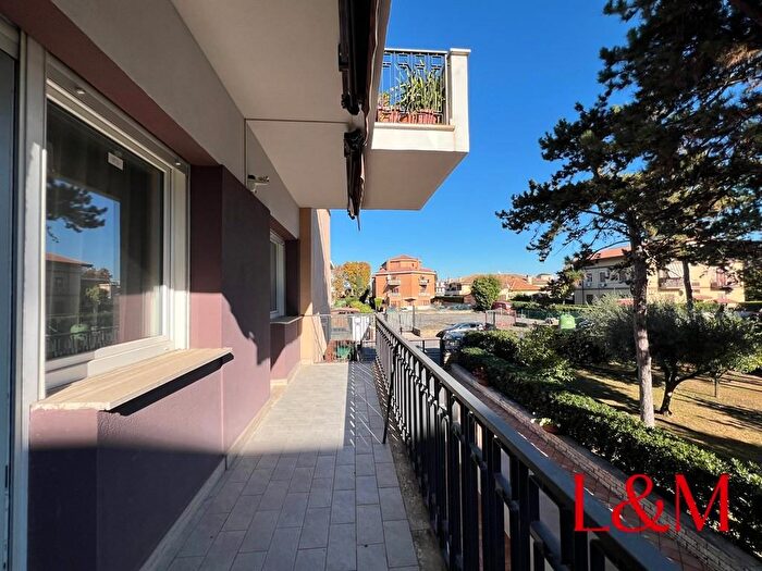 Appartamento trilocale in vendita in Via del Casale Santarelli, Roma