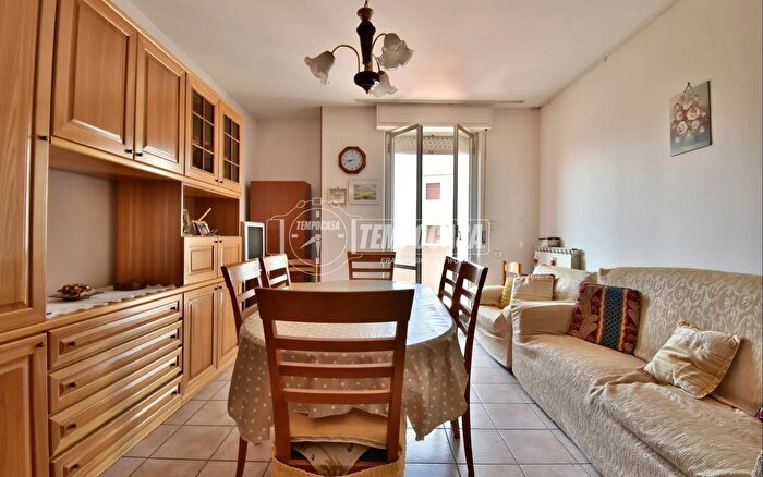 Appartamento trilocale in vendita in Traversa Marco Polo, Loreto