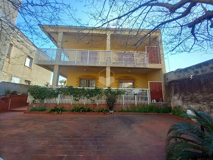 Casa con 9 locali in vendita in Lungomare San Vito, Mazara Del Vallo