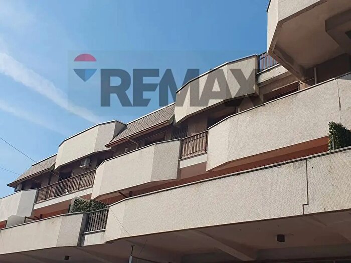 Appartamento trilocale in affitto in Via Cairoli, Varese