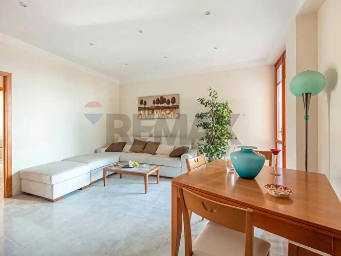 Appartamento trilocale in vendita in Via Giacomo Matteotti, Aci SantAntonio