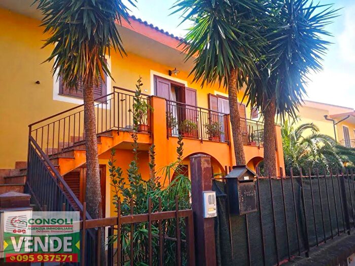 Appartamento quadrilocale in vendita in Via Carrata, Mascali