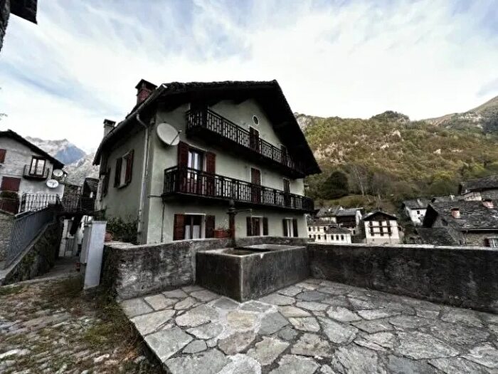 Case in Vendita e in Affitto - 2