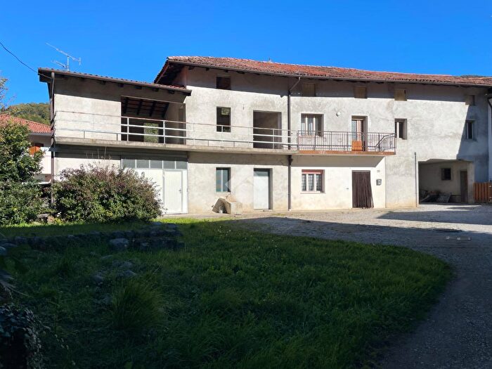 Casa trilocale in vendita in Via Molini, Attimis