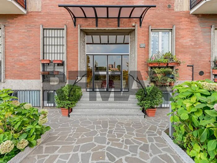 Appartamento trilocale in vendita in Via Padova, Milano