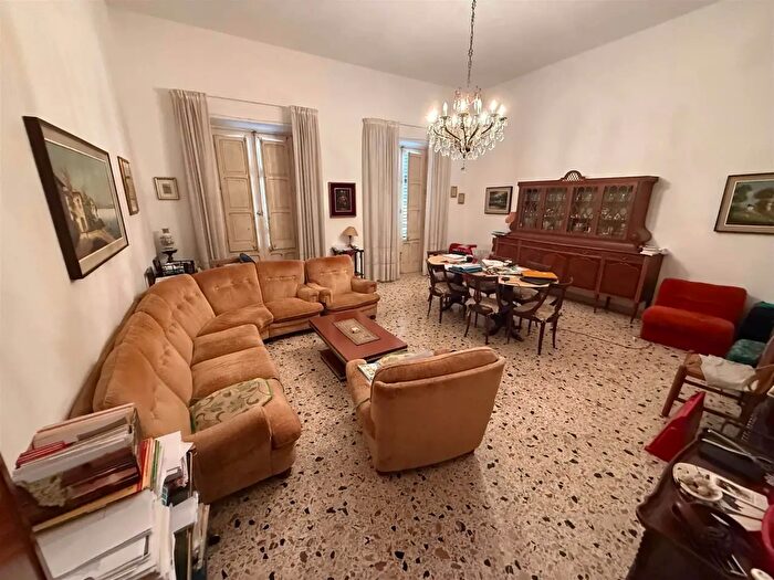 Appartamento con 8 locali in vendita in Corso Calatafimi, Marsala
