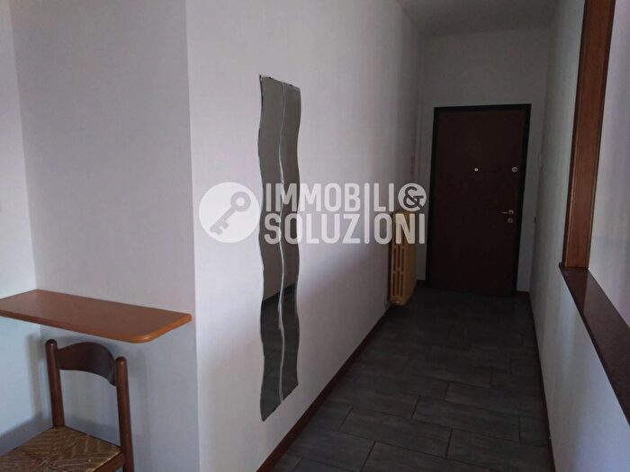 Appartamento trilocale in vendita in Via Cavalleri, Levate