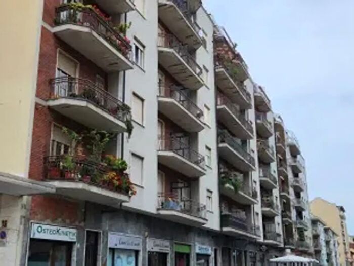 Appartamento trilocale in affitto in Via Monfalcone, Torino