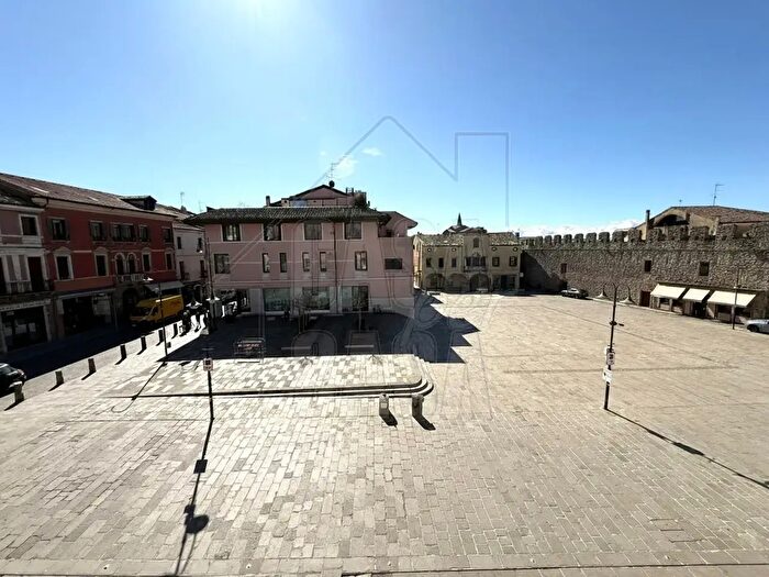 Appartamento bilocale in vendita in Piazza Mazzini, Monselice