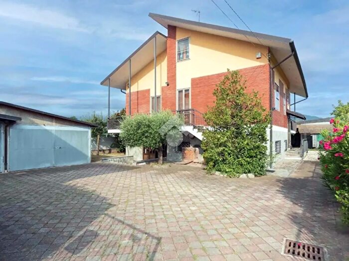 Casa con 7 locali in vendita in Via Gino Grazioli, Nole