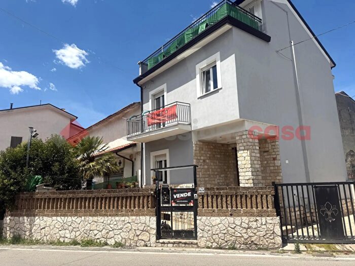 Casa con 5 locali in vendita in Via Variante Snc, Cervinara