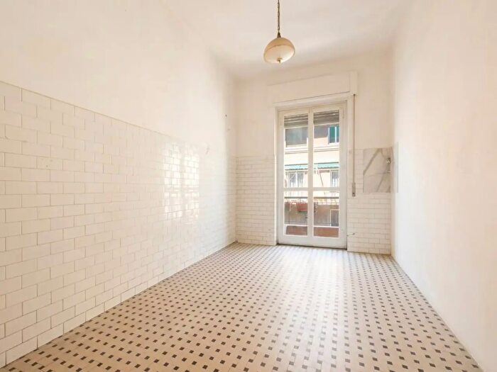 Appartamento con 5 locali in vendita in Via Federico Avio, Genova