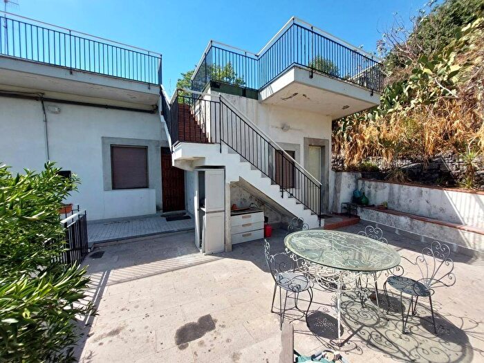 Casa bilocale in affitto in Via Provinciale per Riposto, Pozzillo Stazzo Santa Tecla, Acireale
