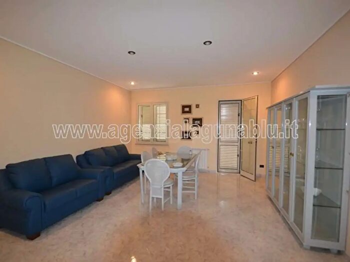 Casa con 6 locali in vendita in Viale Val di Mazara, Mazara Del Vallo