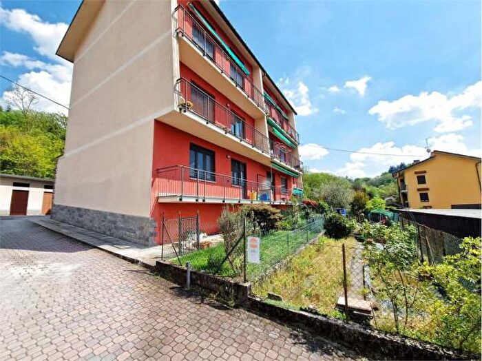 Appartamento trilocale in vendita in Via Morelli, Gavirate