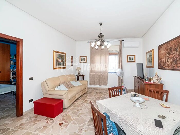 Appartamento quadrilocale in vendita in Via Donato Bramante, Gravina Di Catania